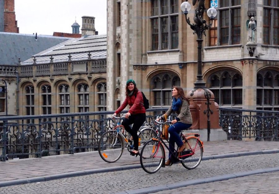 Anualmente se producen 50 millones de bicicletas y se extima que existen mil millones de ellas, el doble de autom&oacute;viles.