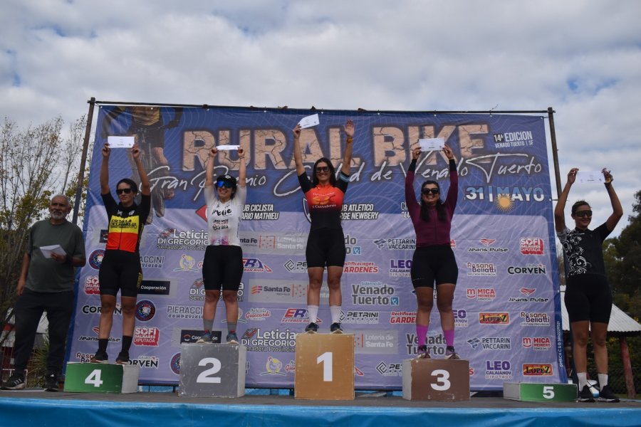 GANADORA. Luisina Simondi subi&oacute; al primer escal&oacute;n del podio.