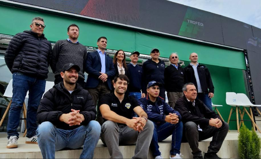 Las autoridades durante la presentaci&oacute;n de la carrera en Agroactiva.
