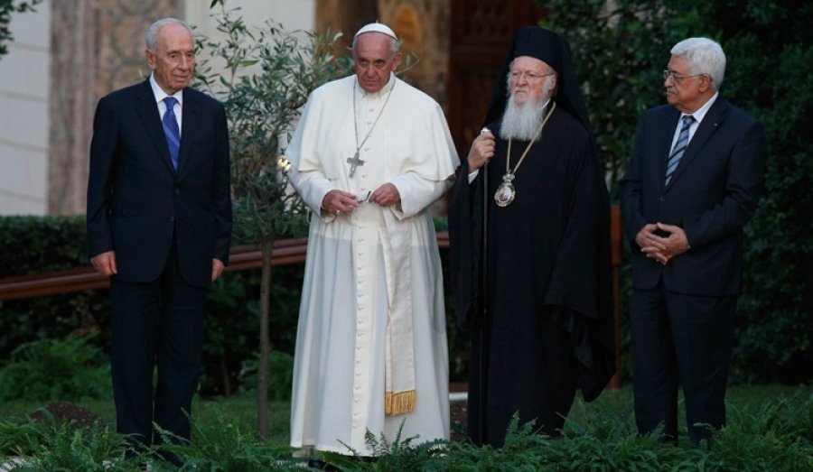 Francisco con Shimon Peres,Mahmoud Abbas y Bartolomé I.