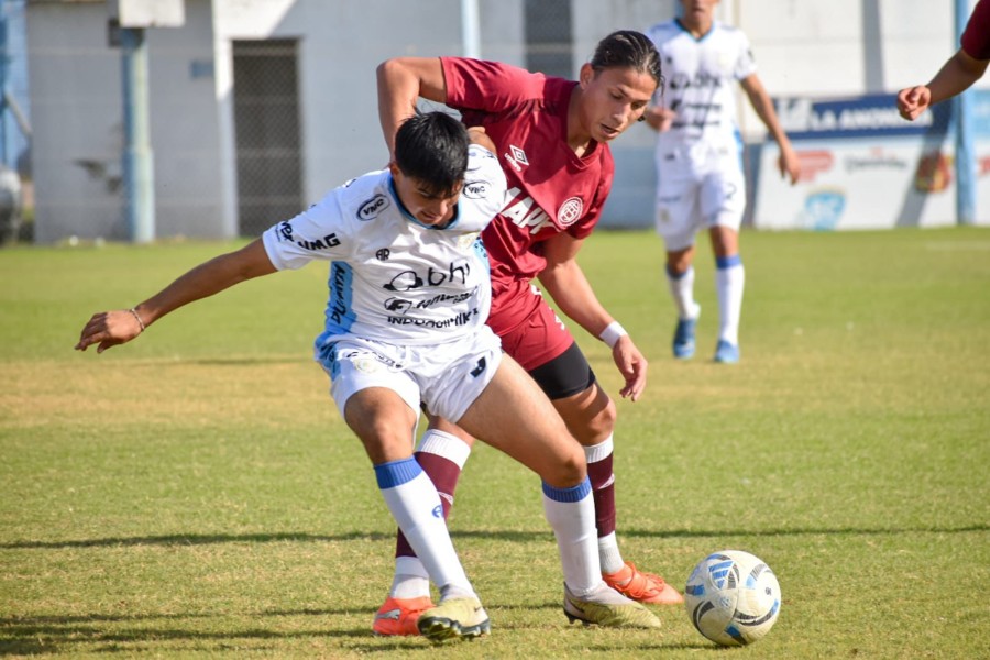 LOS PIBES DE LA CREMA NO PUDIERON CON LAN&Uacute;S