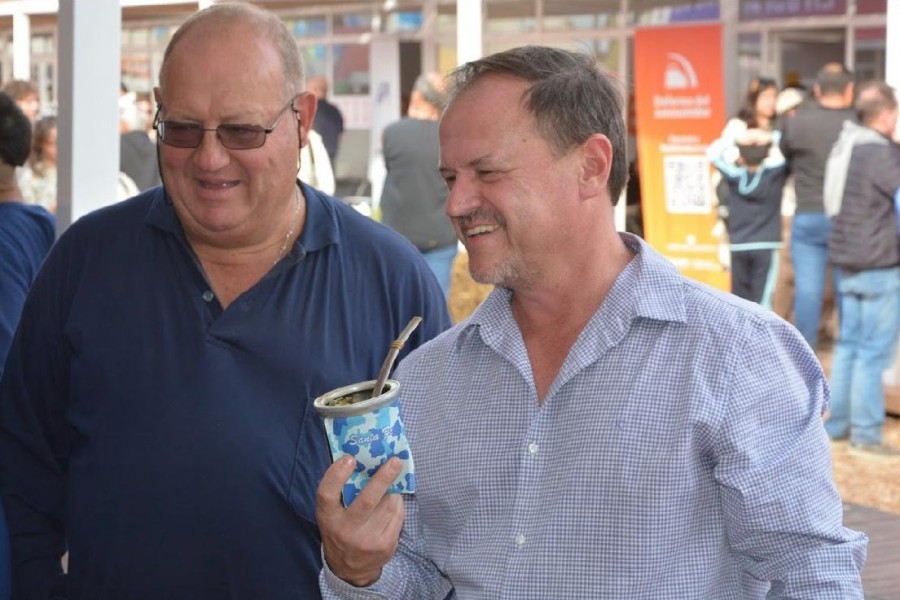 El secretario General del Sindicato de Camioneros de Santa Fe, Sergio Aladio, durante su recorrida a la muestra Agroactiva en Armstrong.