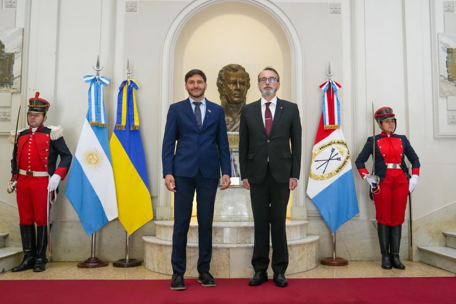 JUNTOS. El gobernador recibi&oacute; este viernes al embajador de ucraniano en Argentina, Yurii Klymenko, en la Casa de Gobierno de la ciudad de Santa Fe.