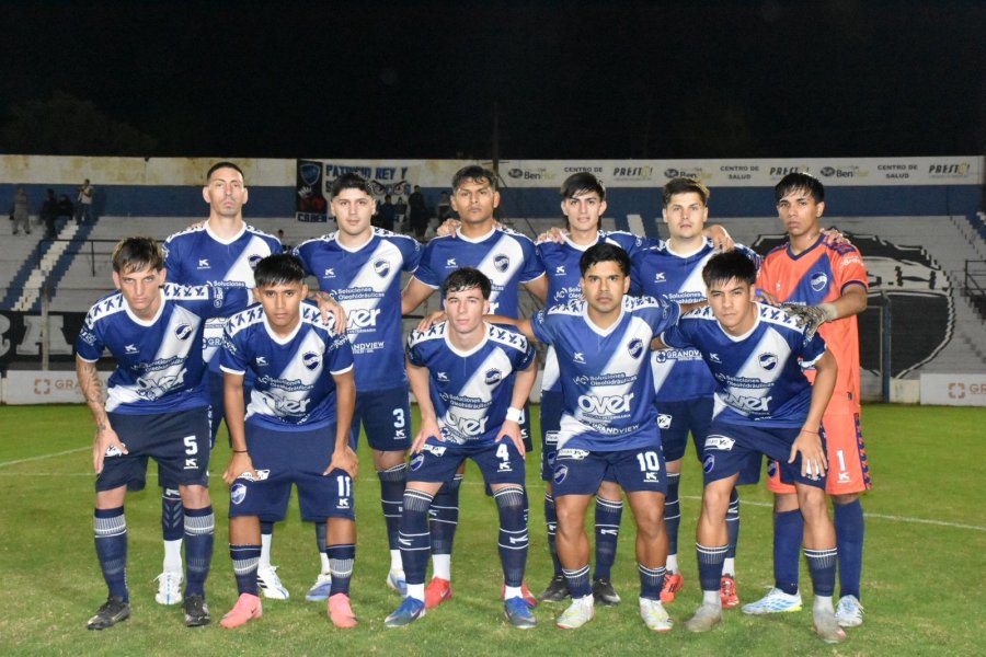 FIRME. El Lobo sigue en lo m&aacute;s alto del torneo.
