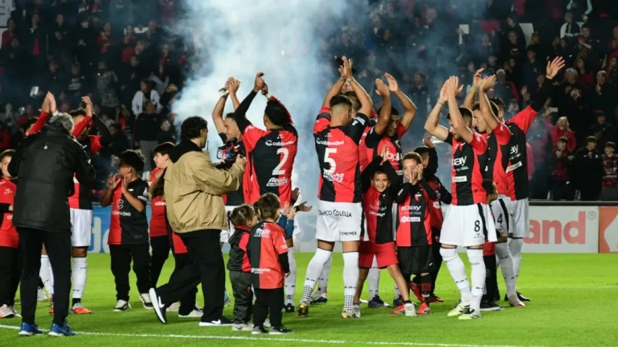 NO PUEDE GANAR. El equipo de Medr&aacute;n se aleja de la punta.