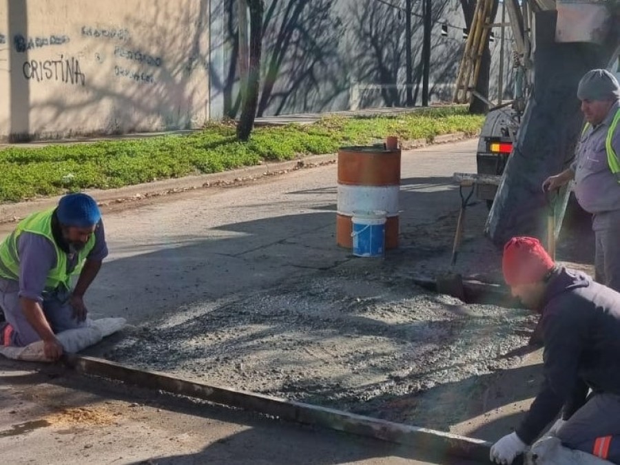 Tambi&eacute;n se sigue adelante con el mantenimiento de los caminos rurales.