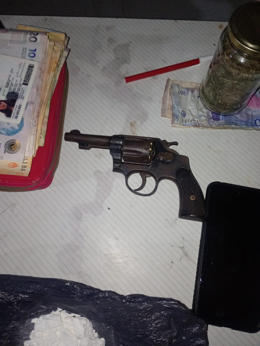 Otra de las armas que estaban en poder de los delincuentes.