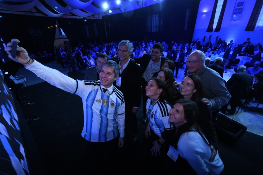 Uno de los momentos del encuentro concluido hoy.