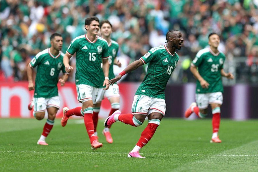 M&Eacute;XICO SUPER&Oacute; A SUD&Aacute;FRICA EN EL DEBUT MUNDIALISTA