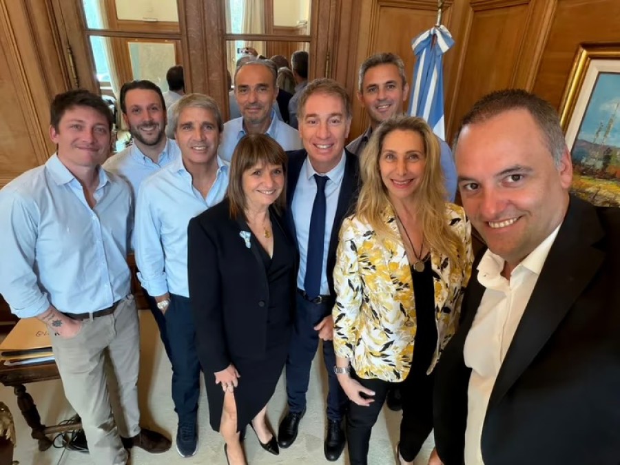 La mesa pol&iacute;tica en Casa Rosada.