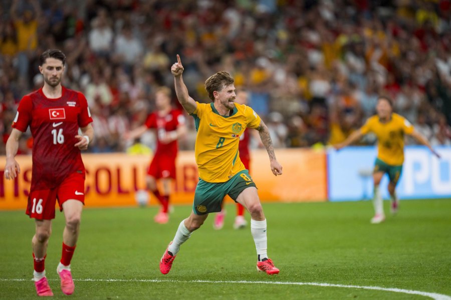 Australia super&oacute; a Turquia por 2-0.