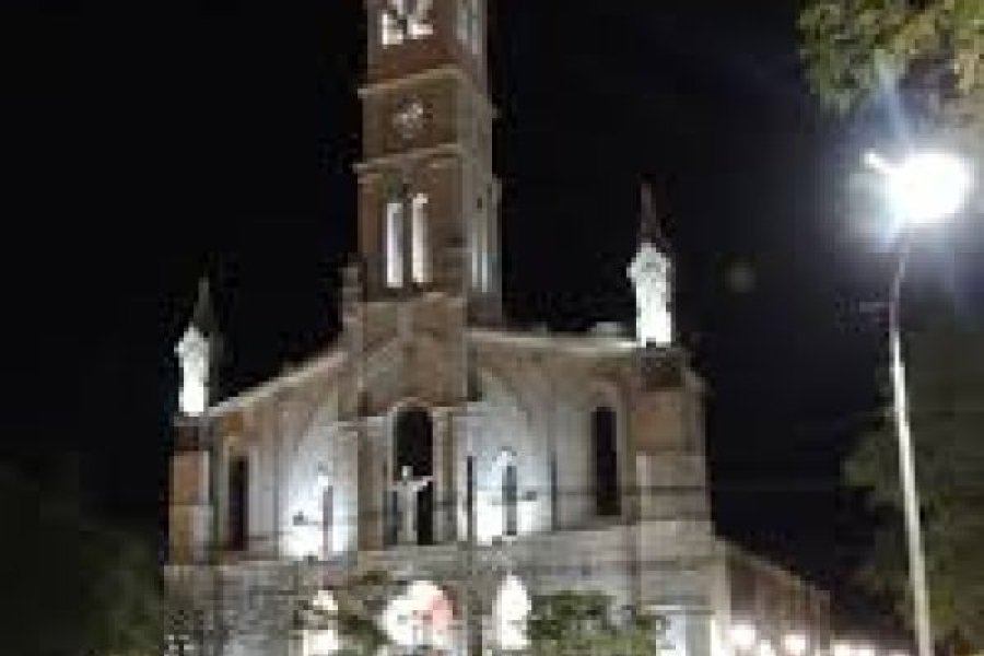 Templo parroquial San Carlos Borromeo.
