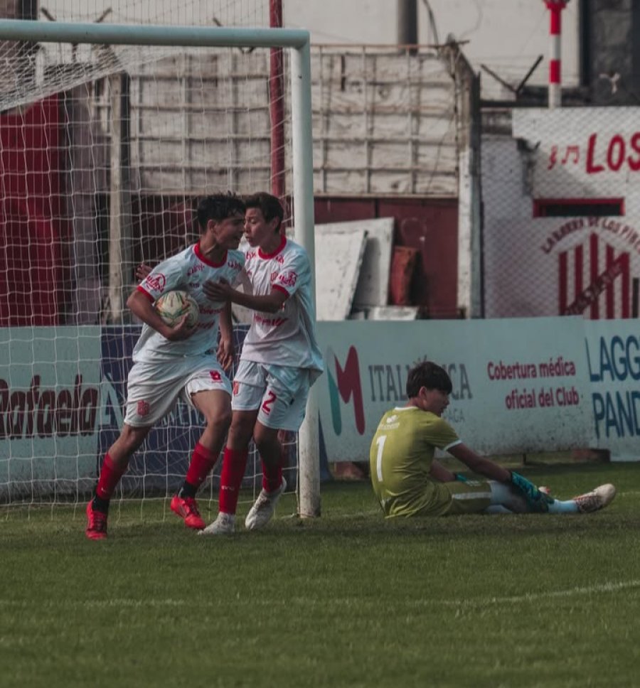 DE CAL Y DE ARENA. Los juveniles julienses siguen sumando experiencia.