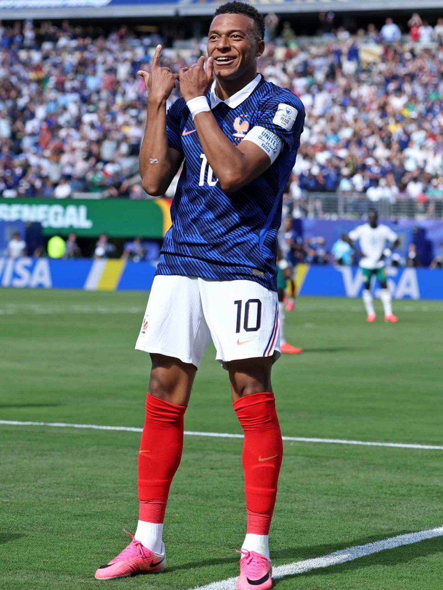 GOLEADOR. Mbapp&eacute; mostr&oacute; destellos de su categor&iacute;a.