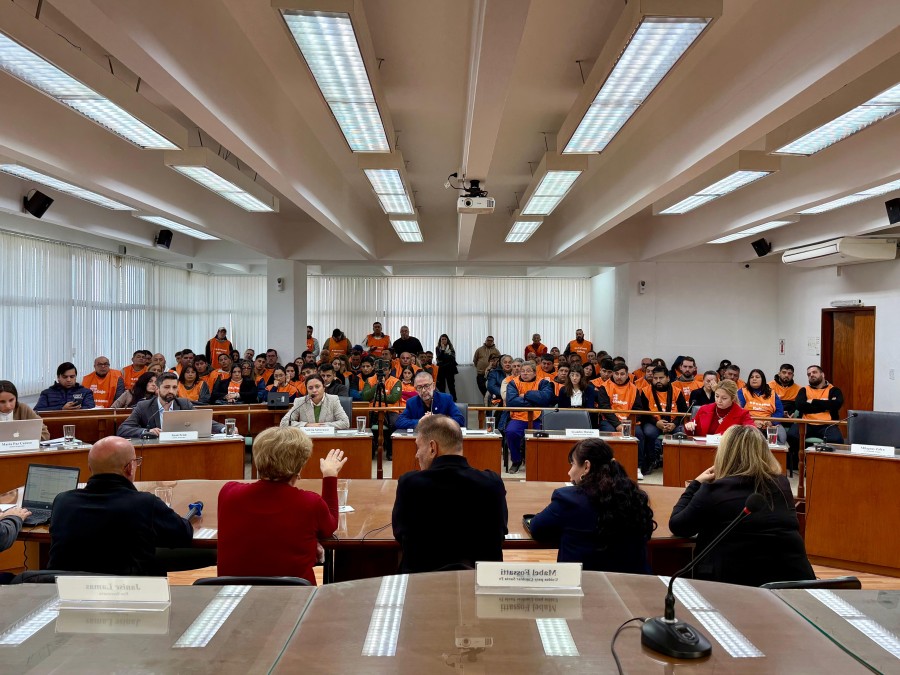 Los concejales se reunieron con la dirigencia del SEOM en el recinto al que adem&aacute;s asistieron los delegados del sindicato de los municipales.