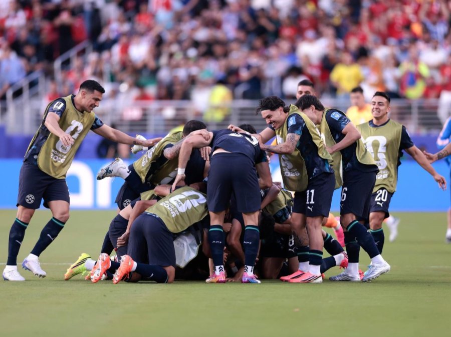 PARAGUAY SIGUE SO&Ntilde;ANDO