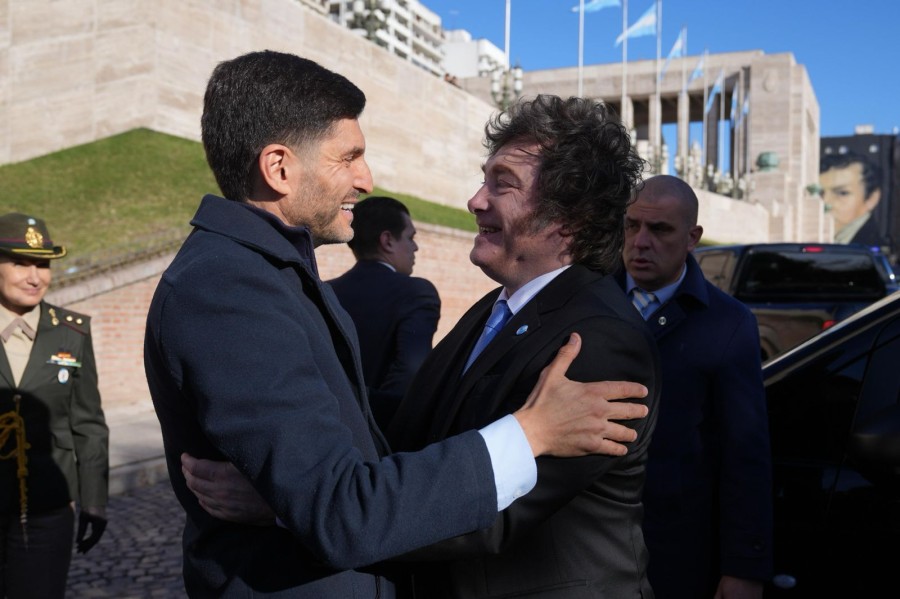 El gobernador de Santa Fe, Maximiliano Pullaro, y el presidente de la Naci&oacute;n, Javier Milei.
