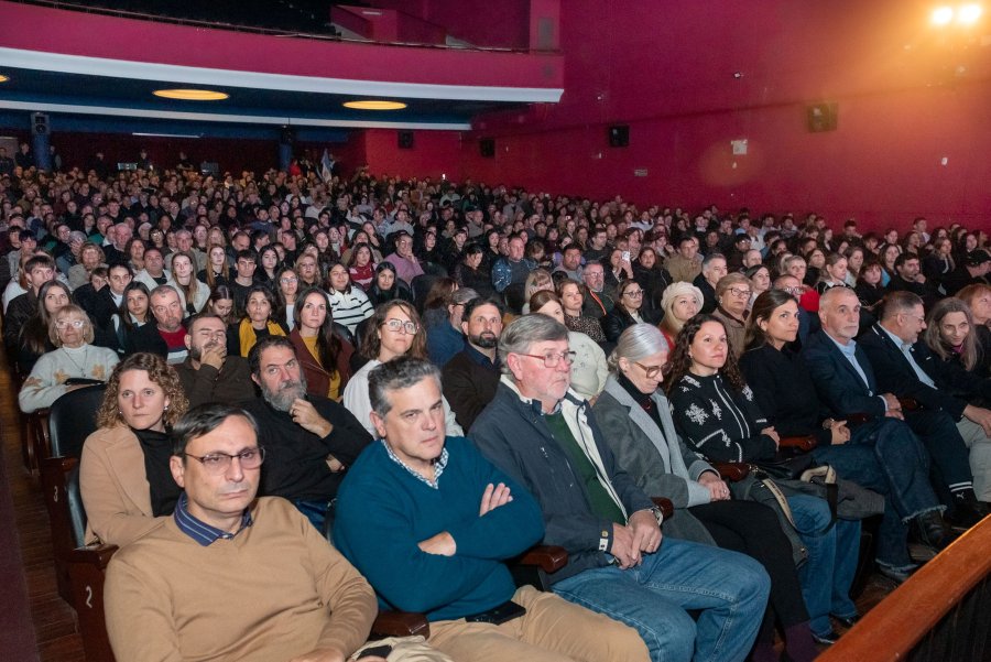 Autoridades de distintas instituciones de educaci&oacute;n superior junto a representantes del Concejo y del Municipio, entre otros. (FOTO UNRAF)