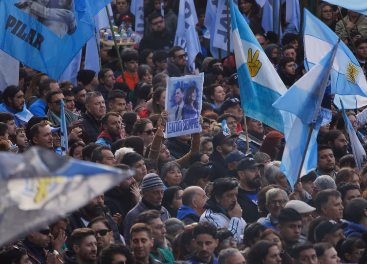 La militancia exigi&oacute; la liberaci&oacute;n de Cristina Kirchner.