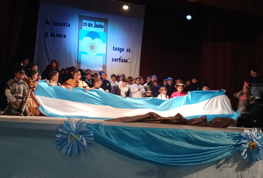 Significativo instante del acto realizado hoy.