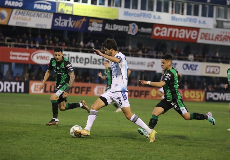 LA CREMA VISITA A NUEVA CHICAGO