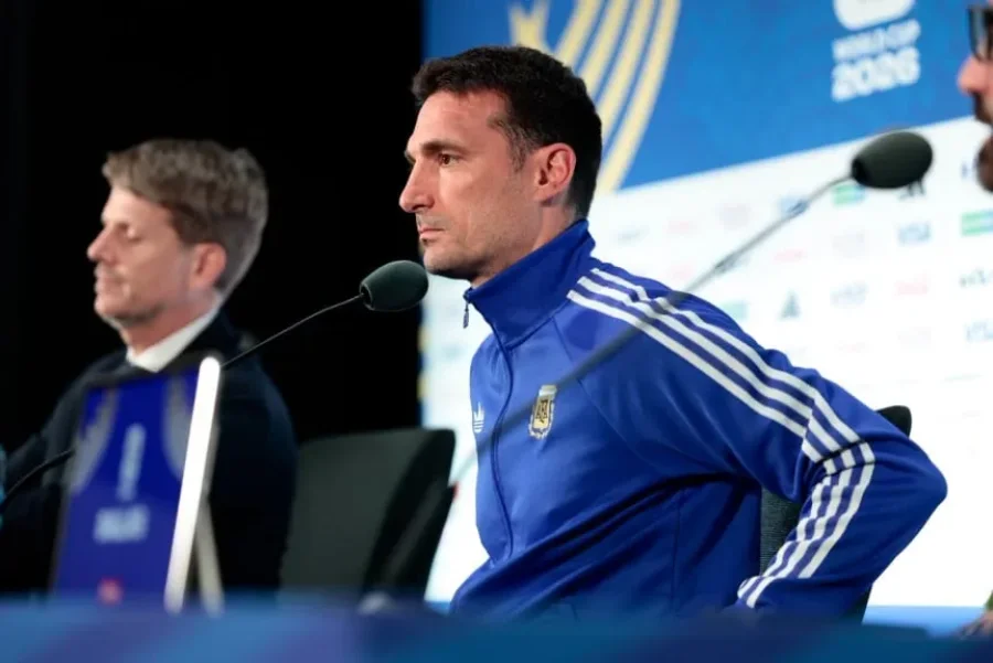 Scaloni critic&oacute; la pausa de hidrataci&oacute;n y revel&oacute; c&oacute;mo est&aacute; Messi para enfrentar a Austria