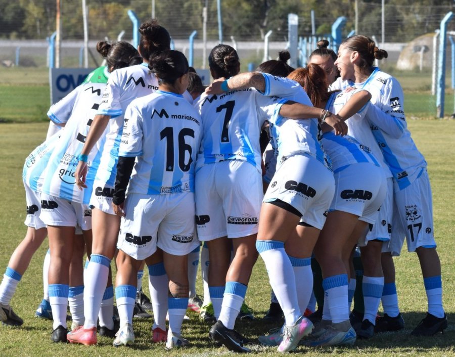 SON LOCALES. Las chicas de la Crema van por la recuperaci&oacute;n.