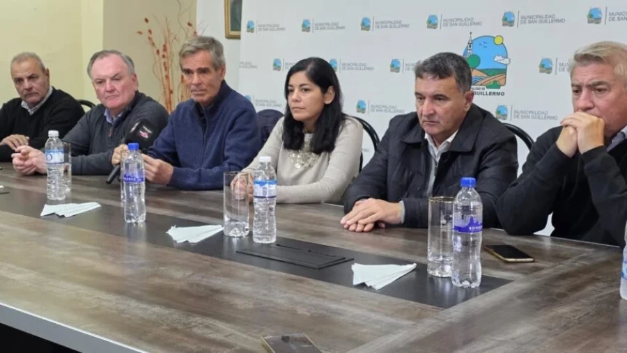 La reuni&oacute;n informativa en la que se anunci&oacute; la obra.
