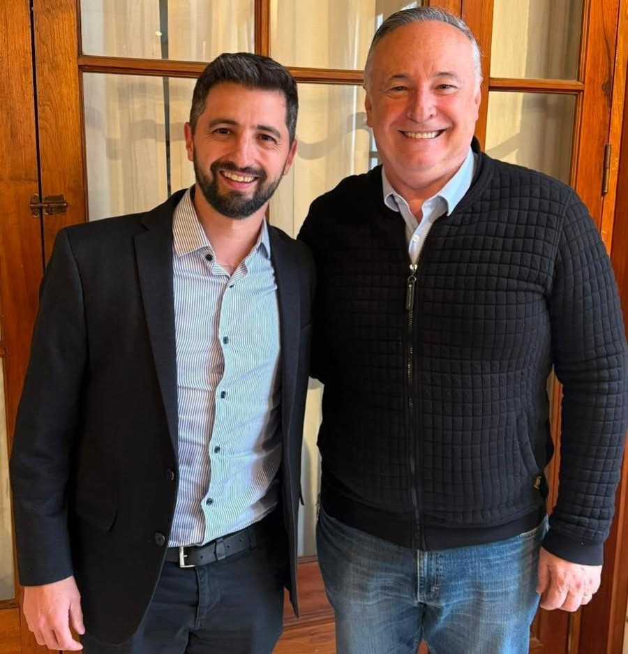 Juan Senn y Eduardo Accastello durante la reuni&oacute;n en el Municipio cordob&eacute;s de Villa Mar&iacute;a.