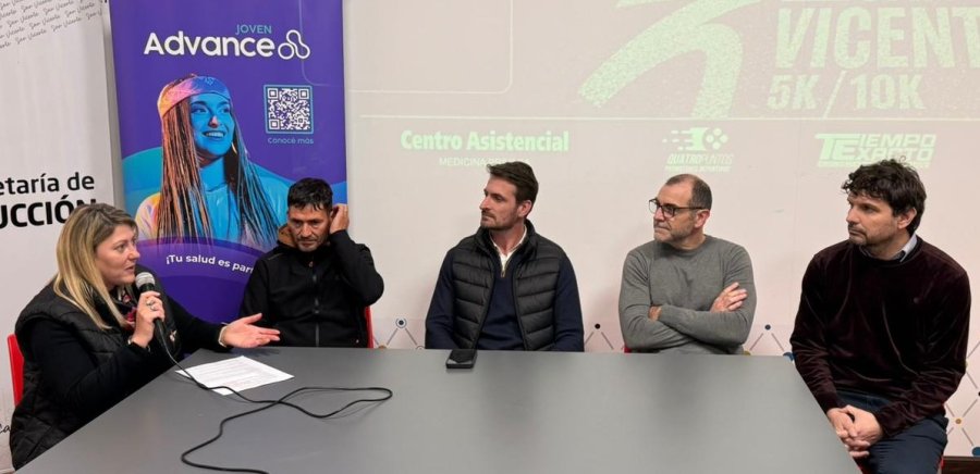 Ver&oacute;nica Giussani, Rodrigo Sabino, Gonzalo Aira, Jes&uacute;s Perusia y Mauro Aimar durante el lanzamiento de la actividad en San Vicente.