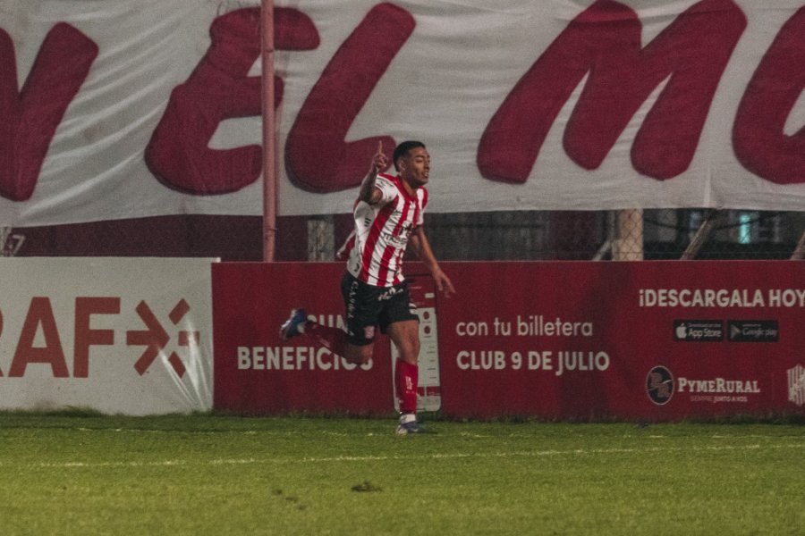 QUIERE SEGUIR LA RACHA. Laureano Troncoso, goleador del "9" y del torneo.