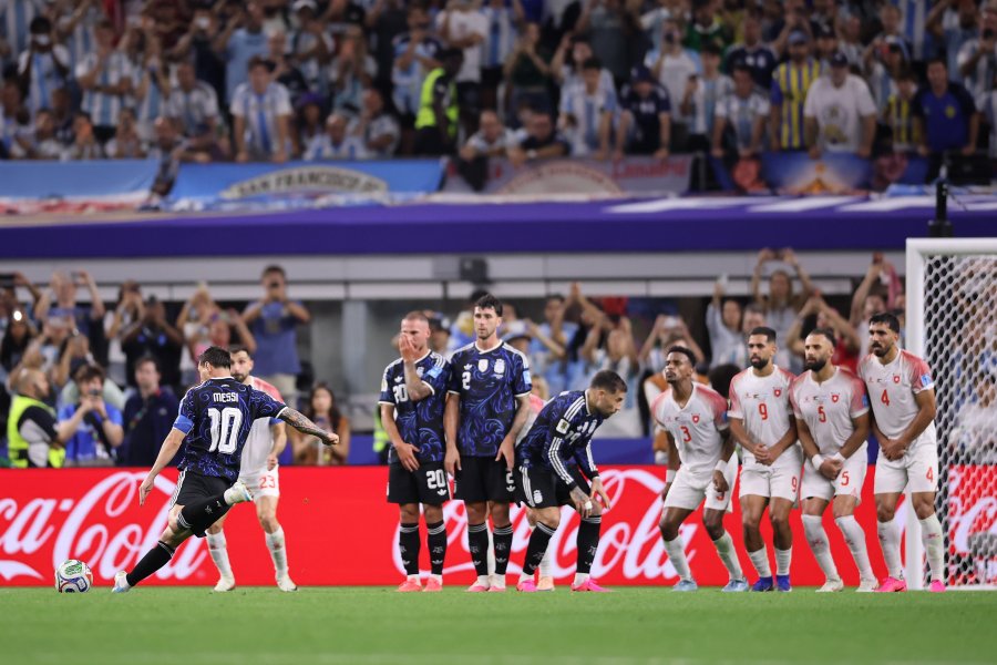 LIONEL MESSI Y SU TIRO LIBRE