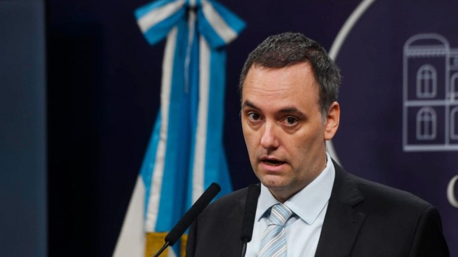 ENRIQUECIMIENTO ILICITO. Laura Schiuma confirm&oacute; que le prest&oacute; su tarjeta de cr&eacute;dito a Manuel Adorni para que hiciera compras.