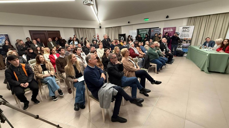Funcionarios municipales, concejales y representantes institucionales participaron del lanzamiento de la ExpoRural 2026. (FOTO PRENSA SRR)
