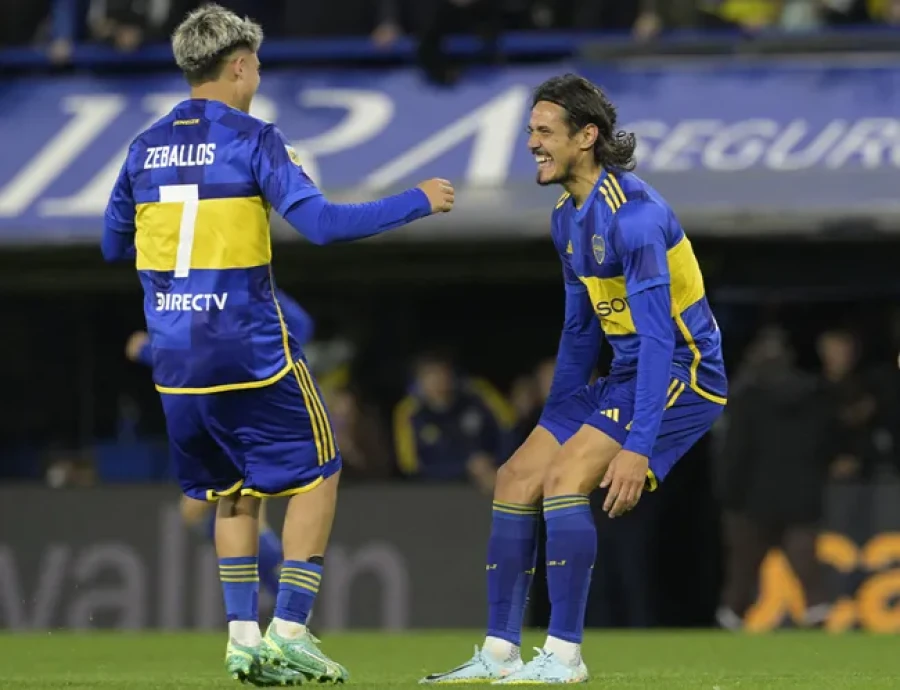 PROBLEMAS DE DELANTEROS. Boca ya no tiene a Cavani y Zeballos quiere irse.