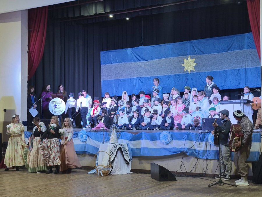 Una de las participaciones de los escolares.