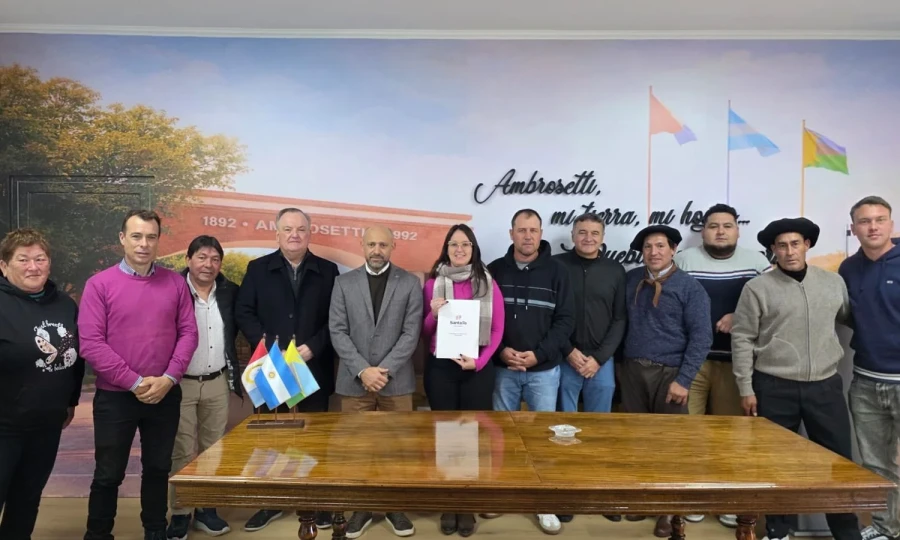 Las autoridades durante el acto realizado hoy.