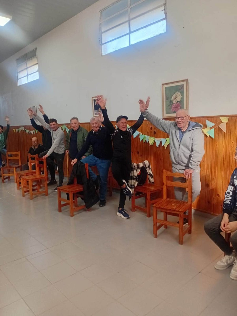 Los mayores participaron en propuestas l&uacute;dicas.