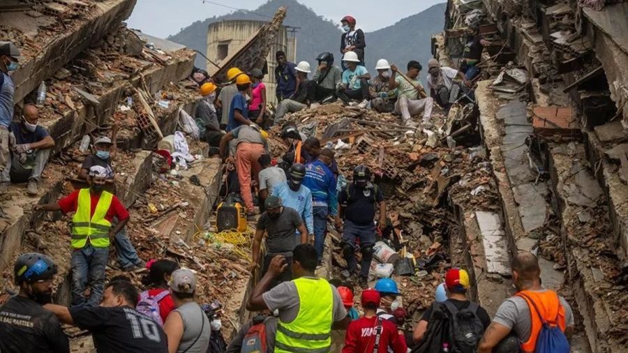 AYUDA HUMANITARIA. Personal de ACNUR ya se encuentra en las zonas afectadas, lo que le permite acceder r&aacute;pidamente para coordinar asistencia y facilitar labores de b&uacute;squeda y rescate.