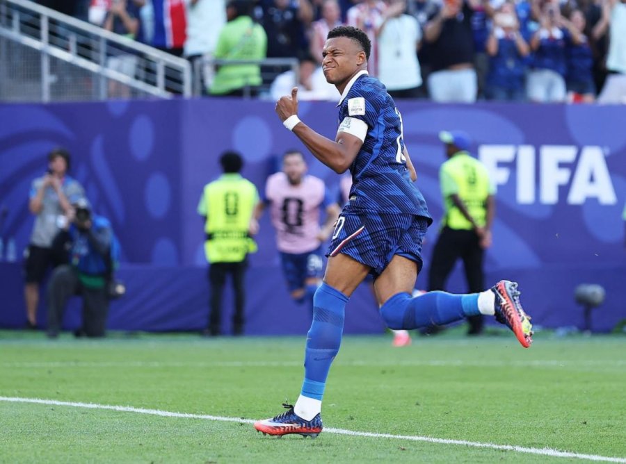 Kylian Mbapp&eacute;, de penal, anot&oacute; el &uacute;nico gol del partido en Philadelphia.