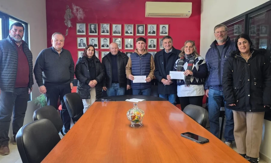 La entrega de aportes en Colonia Bossi.