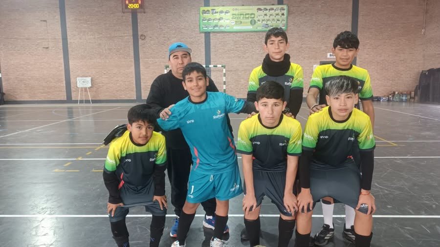 FELIZ DOMINGO. Los chicos de las Escuelitas viajaron a San Vicente.