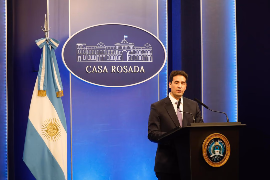 El vocero presidencial, Adri&aacute;n Ravier.