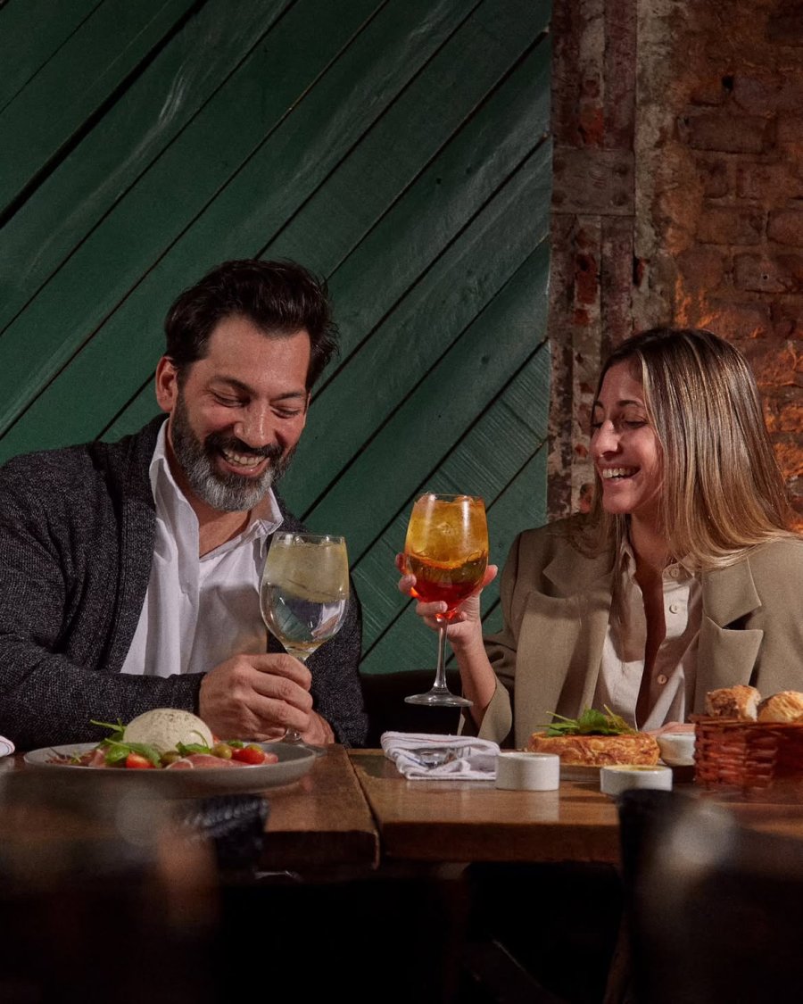 Compartir una comida, descubrir sabores y hacer una pausa  son algunos de los aspectos que convocaqn a la cita.