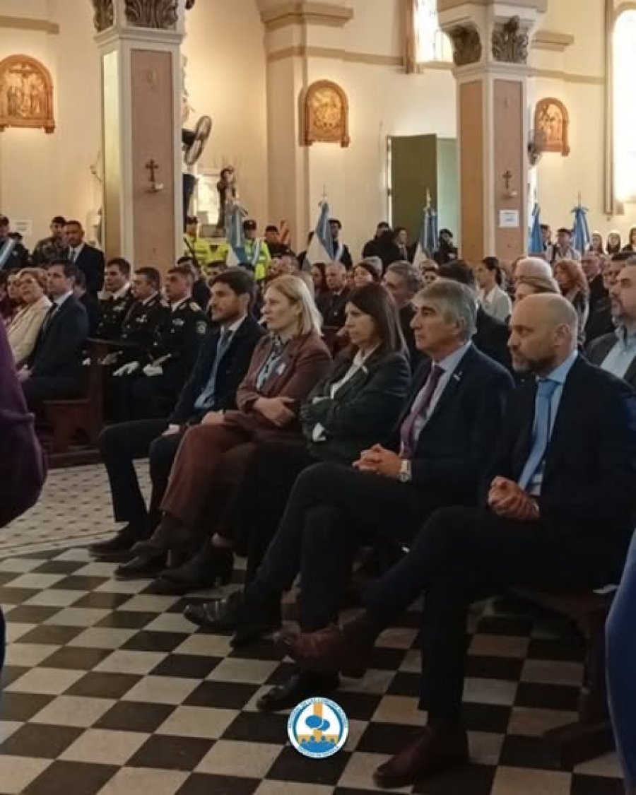 Vista parcial de la participación en el oficio religioso.