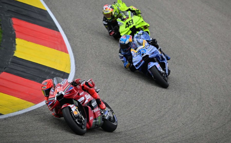 Marc M&aacute;rquez, Alex M&aacute;rquez y Fabio Di Giannantonio en Sachsenring.