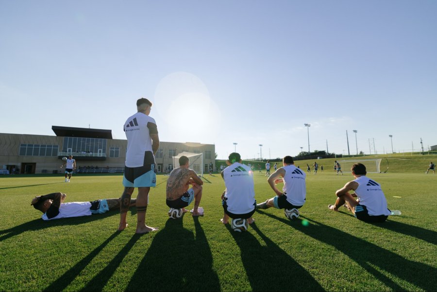 LA SELECCI&Oacute;N EN LA PREVIA AL JUEGO CON INGLATERRA