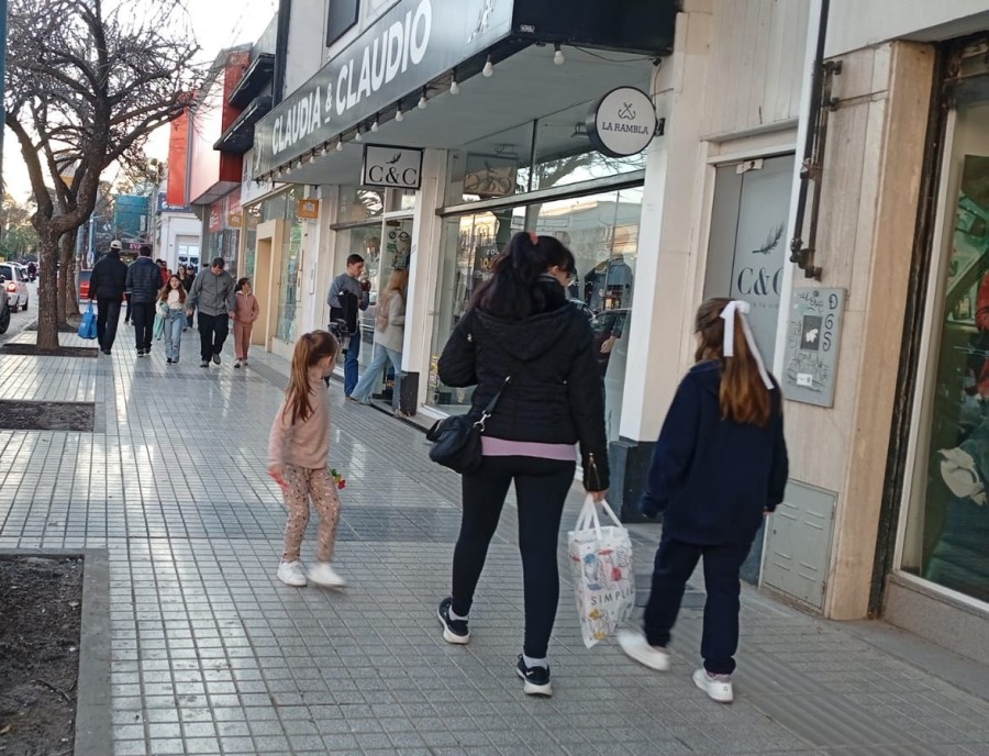 El Mundial marca el ritmo en el comercio rafaelino.