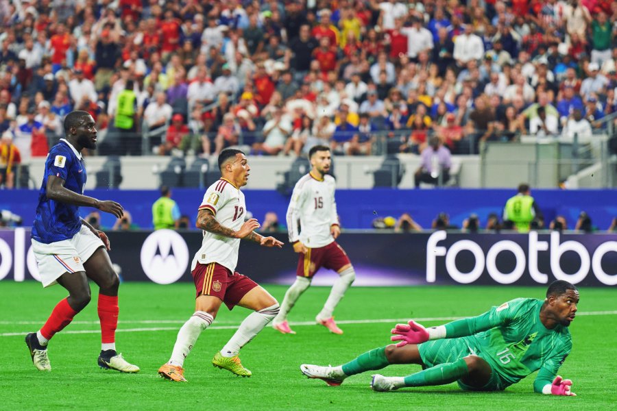 ESPA&Ntilde;A ELIMIN&Oacute; A FRANCIA Y ES FINALISTA