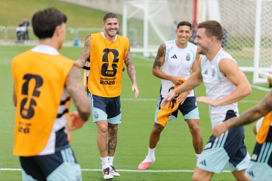 ARGENTINA ESPERA POR INGLATERRA